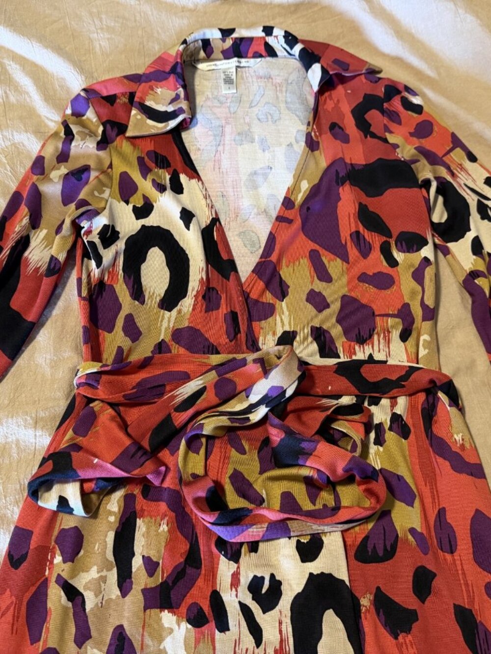 Diane von Furstenberg DVF Wrap Dress Red Purple Animal Print Silk Sz 0 - Picture 5 of 7